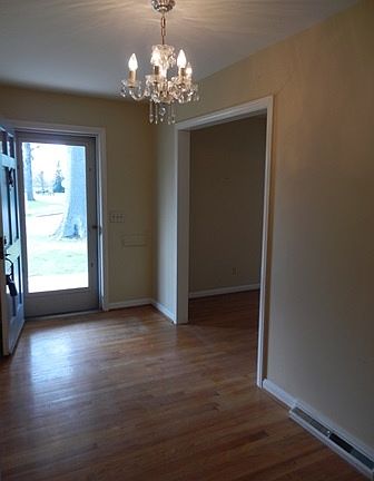 3rd image of 136 Woodland Dr