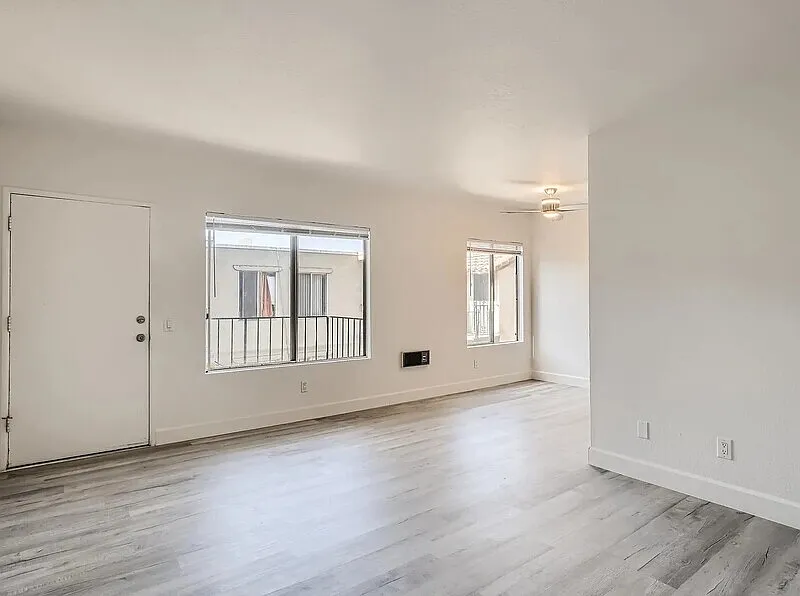 3825 Van Dyke Ave #6