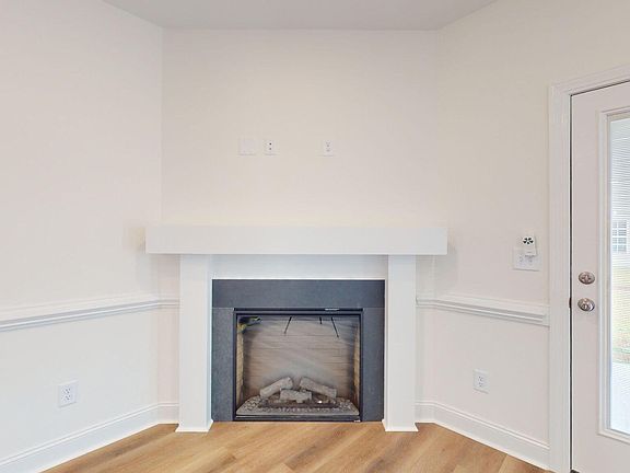 4th image of 2125 Dartford Drive #B