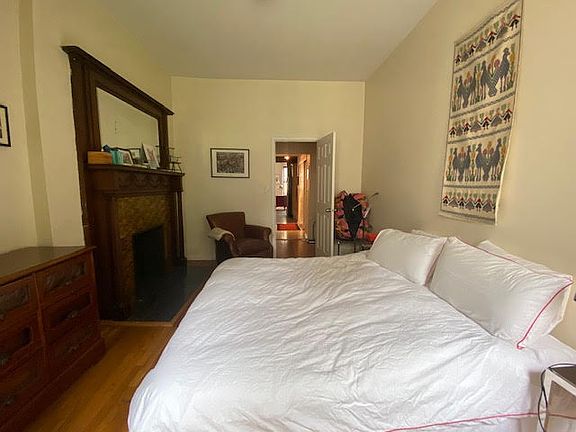 5th image of 349 W 87th St APT 4