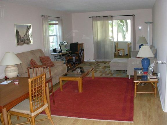 4th image of 600 Glennes Ln APT 212
