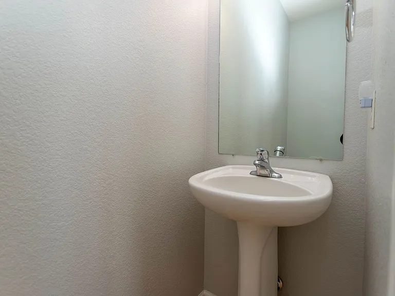 333 E Las Animas St — Photo 29