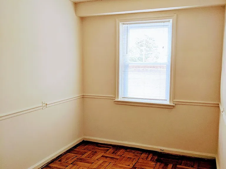2702 Kensington Avenue — Photo 15