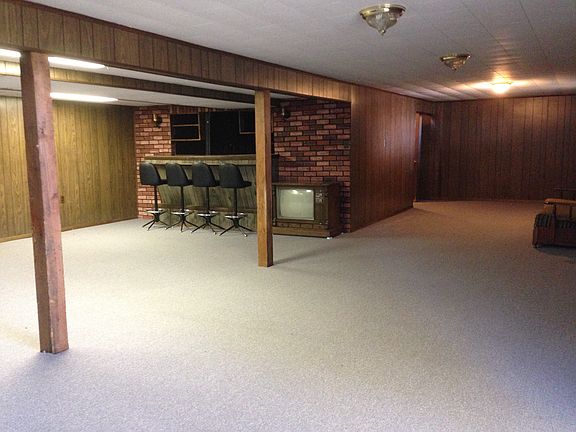 5th image of 895 Buckhorn Dr