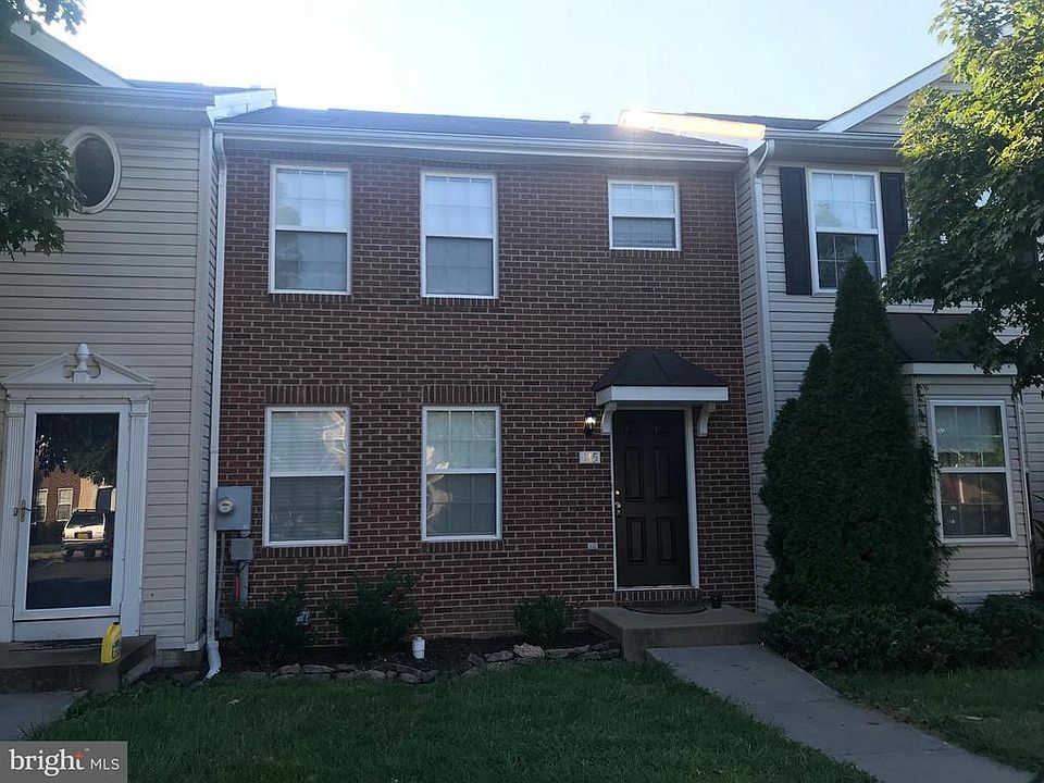 1st image of 145 Lexington Ct