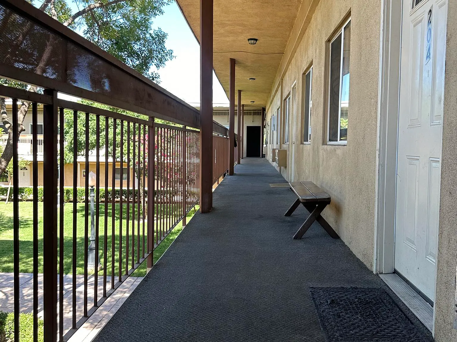 1 bed, $1,100 — Photo 4