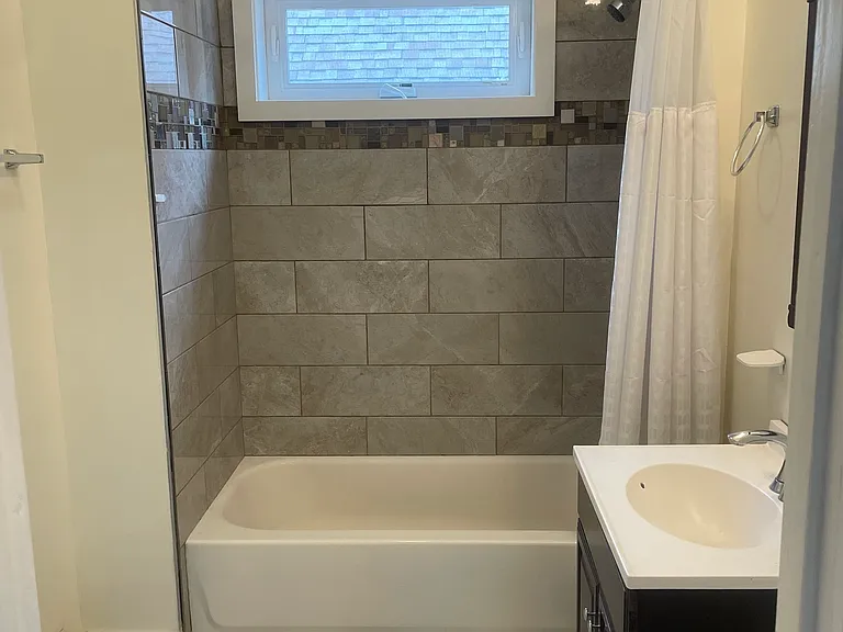 679 Winchester Ave — Photo 16