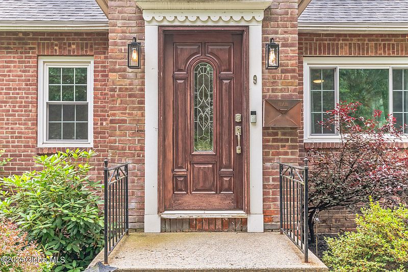 2nd image of 9 Kimberly Street