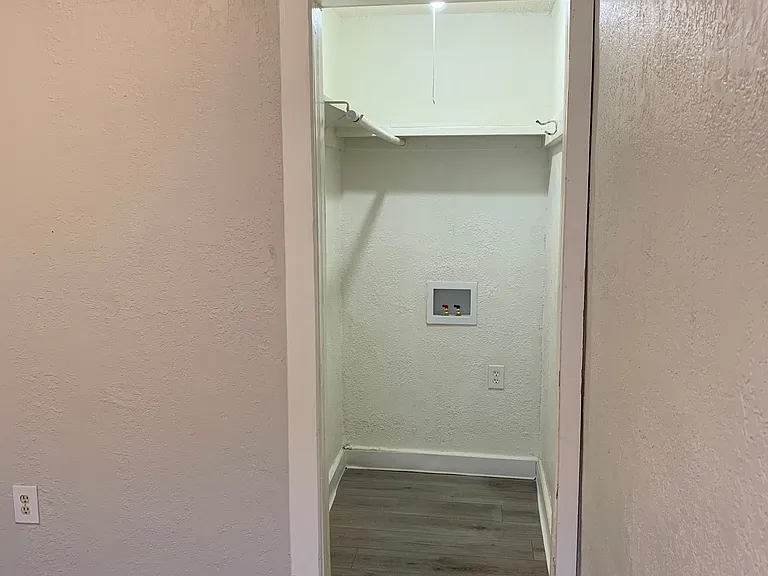 4111-4113 Walnut St — Photo 14
