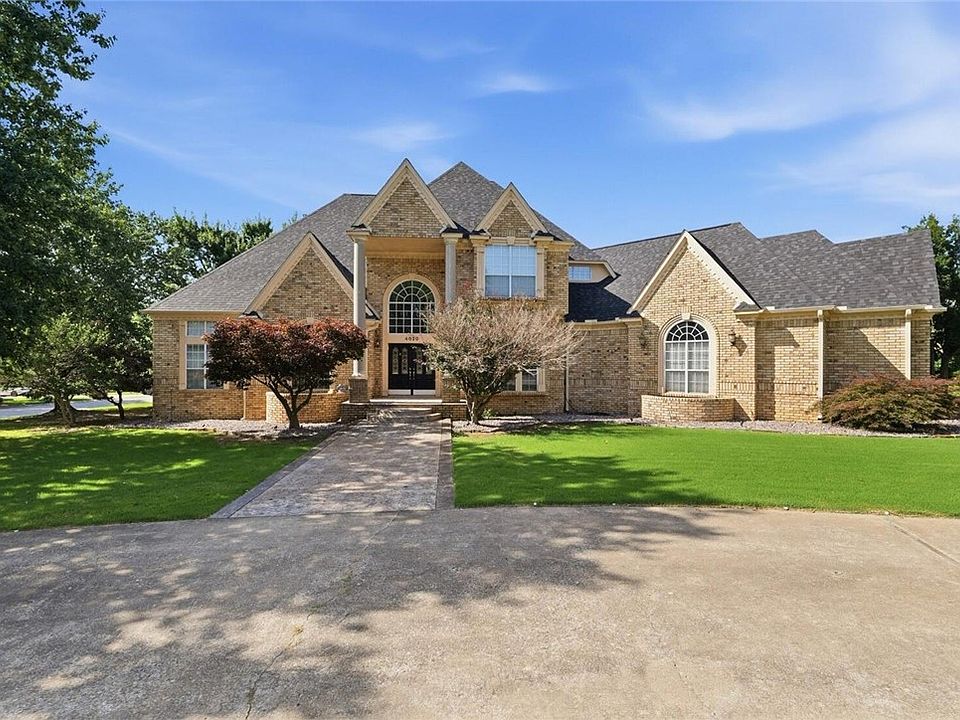 1st image of 4020 Thornbury Dr