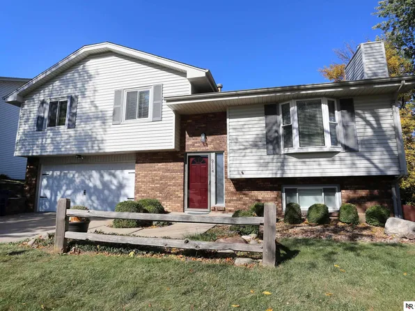 2114 Lucille Dr, Bellevue, NE 68147
