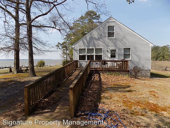 3rd image of 364 Roanes Ln