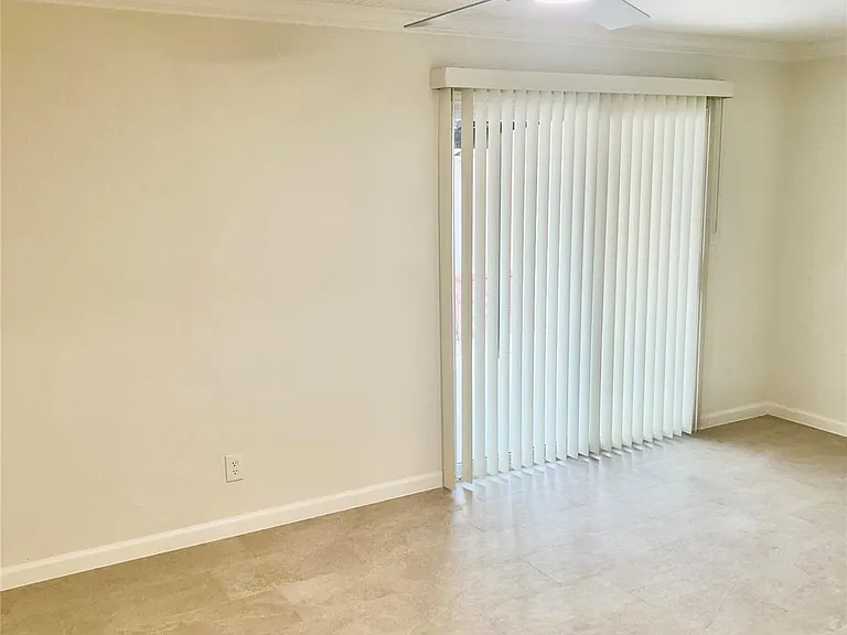 21510 Ruth Dr — Photo 9