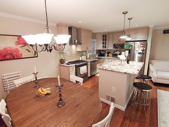 4th image of 15-60 208th St #1