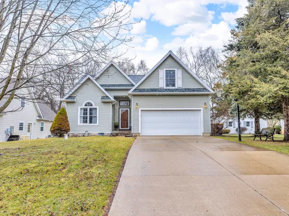 184 Holiday Dr, Brooklyn, MI 49230