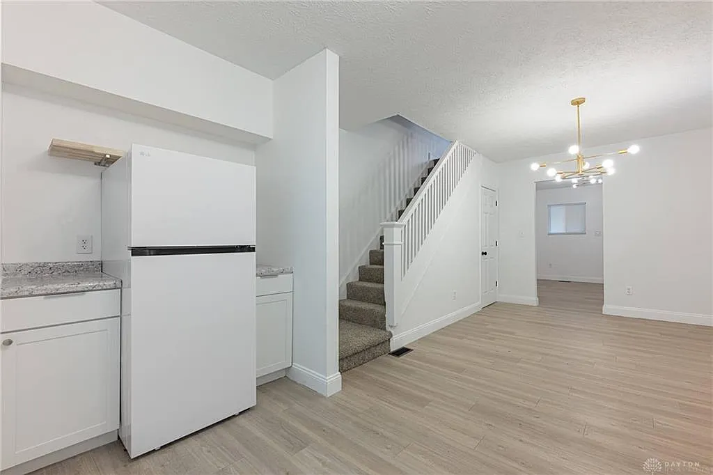 2 bed, 1.0 bath, 897 sqft, $1,100 — Photo 4
