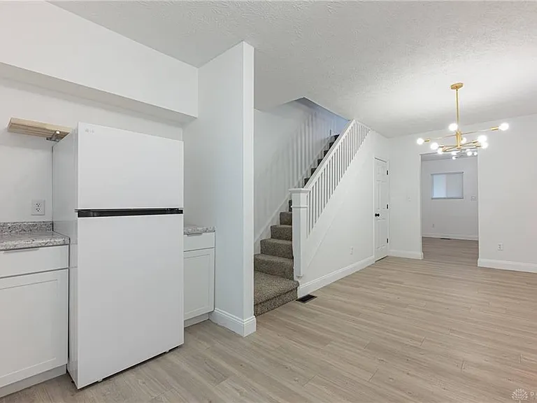321 Deeds Ave #319 — Photo 4