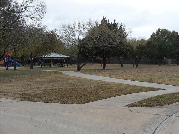 2nd image of 1152 Kelly Ln