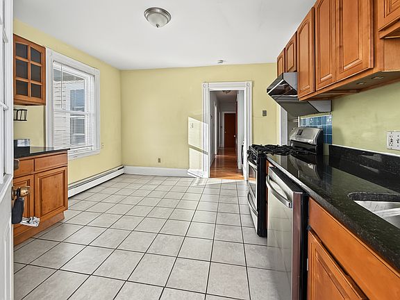2nd image of 332 Elliot St #2