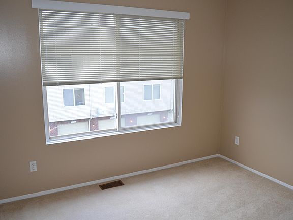 4th image of 23338 Poplar Dr