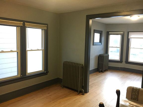 4th image of 3120 N Bartlett Ave