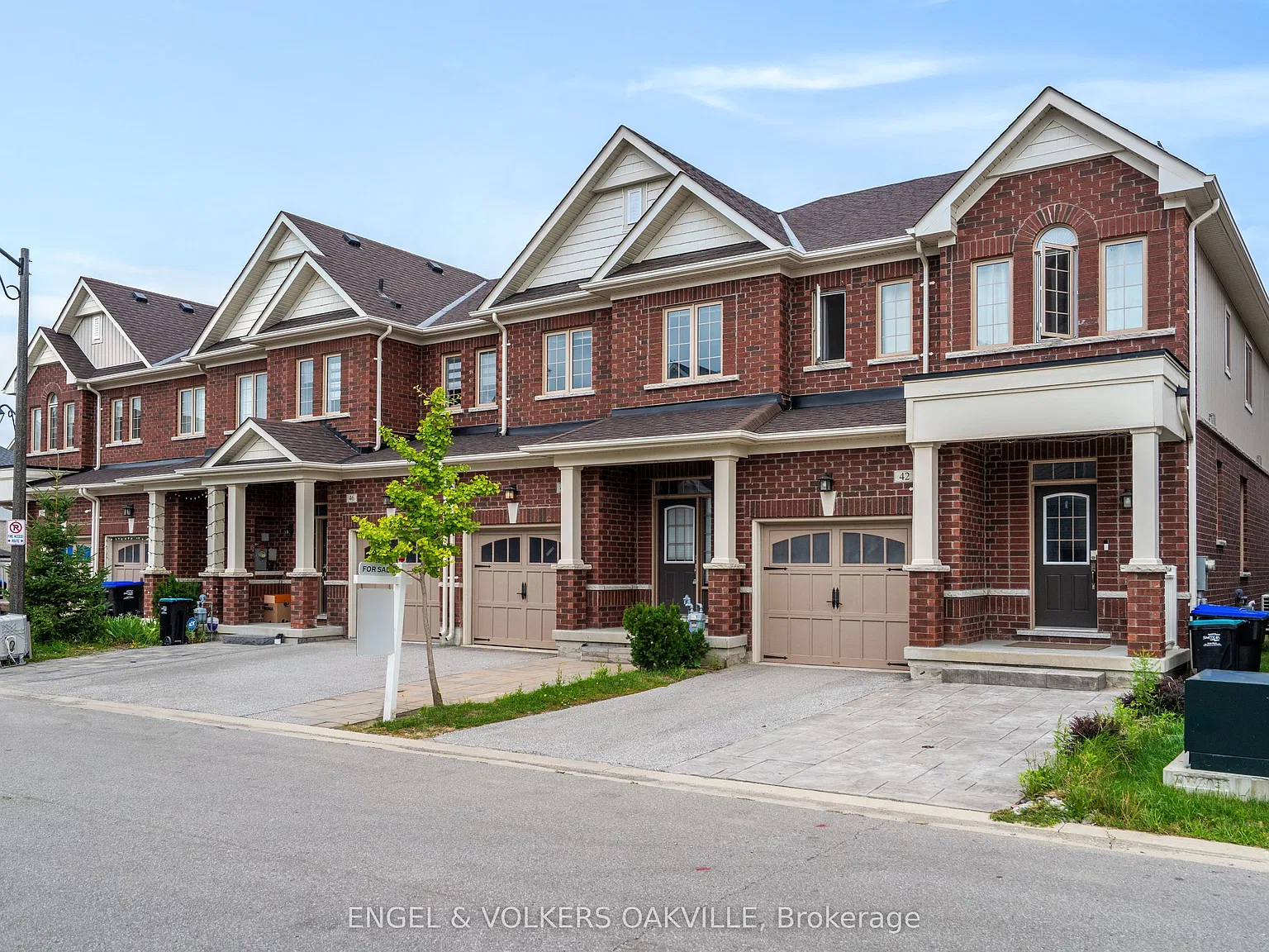 3 bed, $3,000 — Photo 2