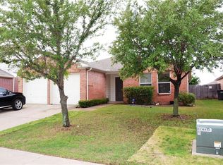 1812 Two Hawks Dr, Fort Worth, TX 76131