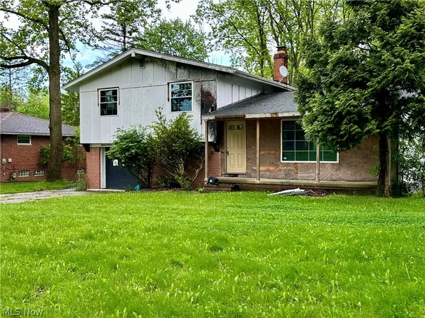 5319 Fairtree Rd, Bedford Heights, OH 44146