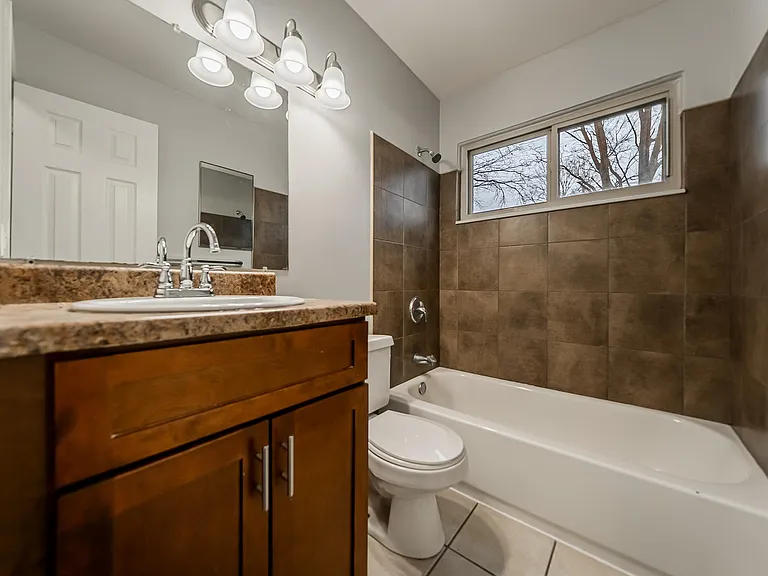 River Run Apartments — Photo 11