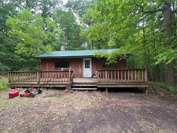 N7980 Twin Pine Cir, Porterfield, WI 54159