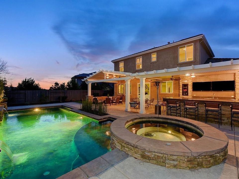 1st image of 5093 Arlington Way