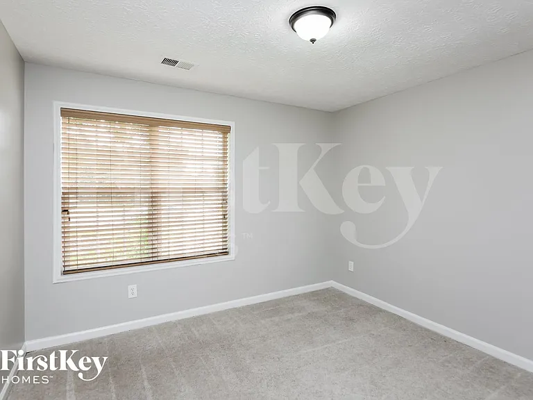 6247 Highgrove Dr — Photo 12