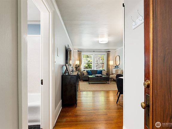 4th image of 4725 15th Avenue NE #12