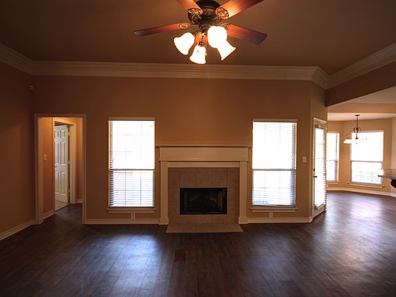 3rd image of 1001 Bazzell Dr