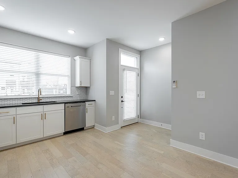 1420 Stockyard Pl — Photo 5