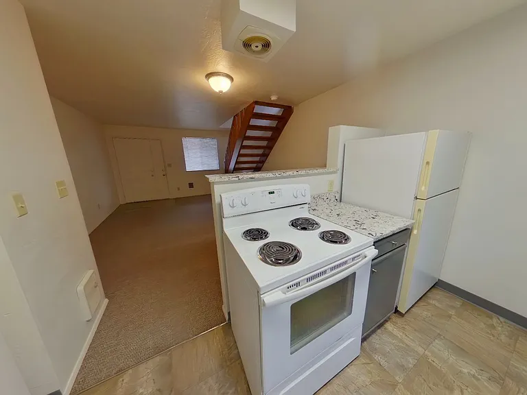 1585 Ferry Aly #1572 — Photo 22