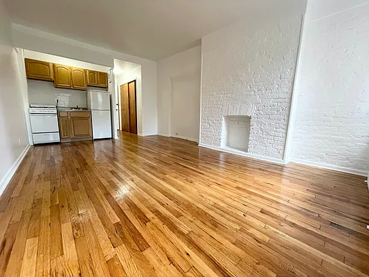 Rented by Douglas Elliman | media 7