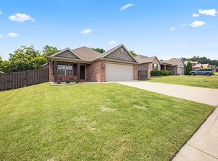 3225 N Raven Ln, Fayetteville, AR 72704