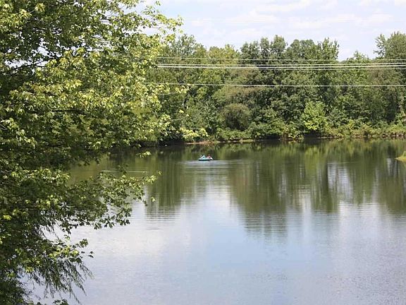 4th image of 5466 Lakeside Dr