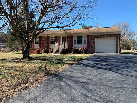 3rd image of 1011 Highland Hills Dr