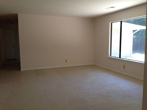 4th image of 2856 Marietta Ct