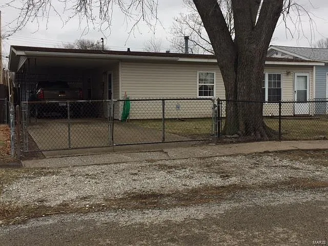 2165 Robert Ave photo 1