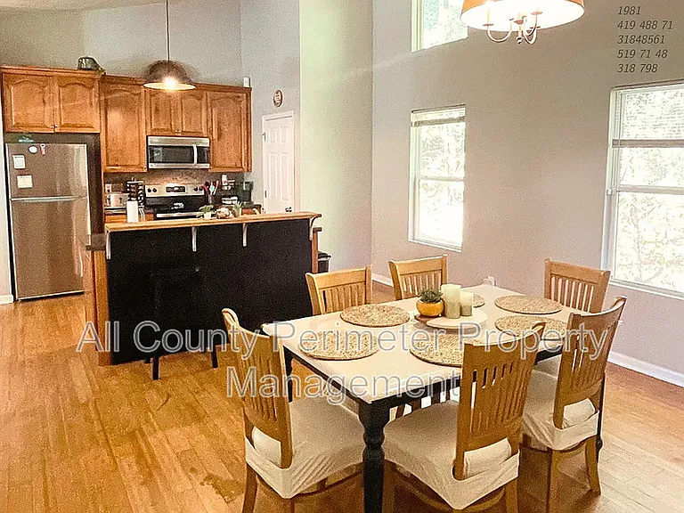837 Forrest Cir SE — Photo 5