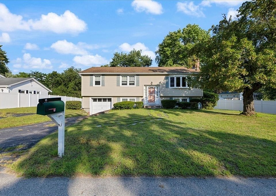 1st image of 15 Blue Jay Ave