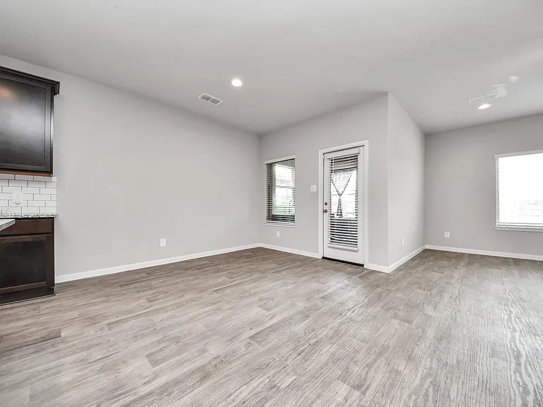 3630 Telford Ln — Photo 17