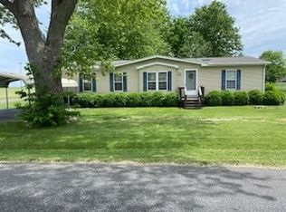 202 S Poplar St, Wapella, IL 61777