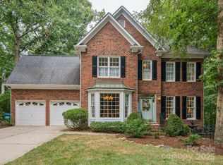 423 Shrewsbury Ln, Matthews, NC 28105