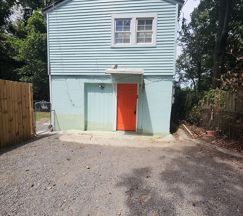 1st image of 2204 Eleanor Dr #4D