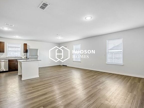 4th image of 138 Loon Bay Dr