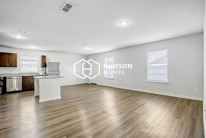 138 Loon Bay Dr — Photo 4